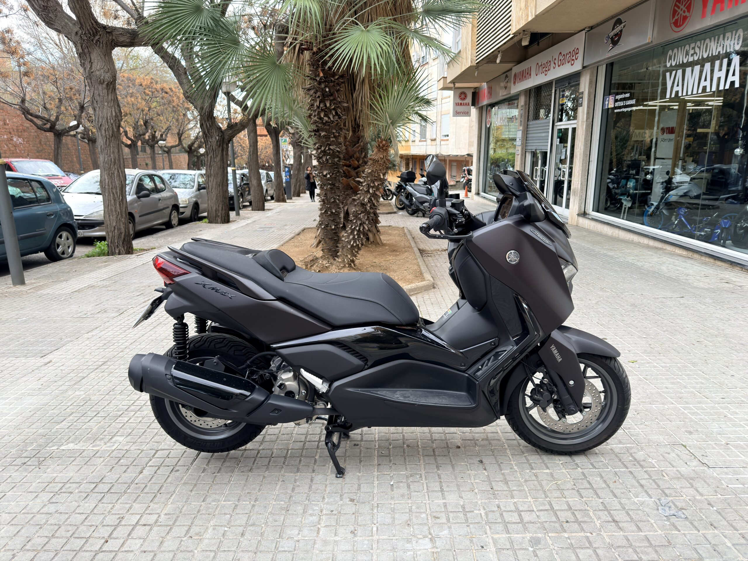 Yamaha XMAX 300 TECH MAX 2025 - Imagen 3