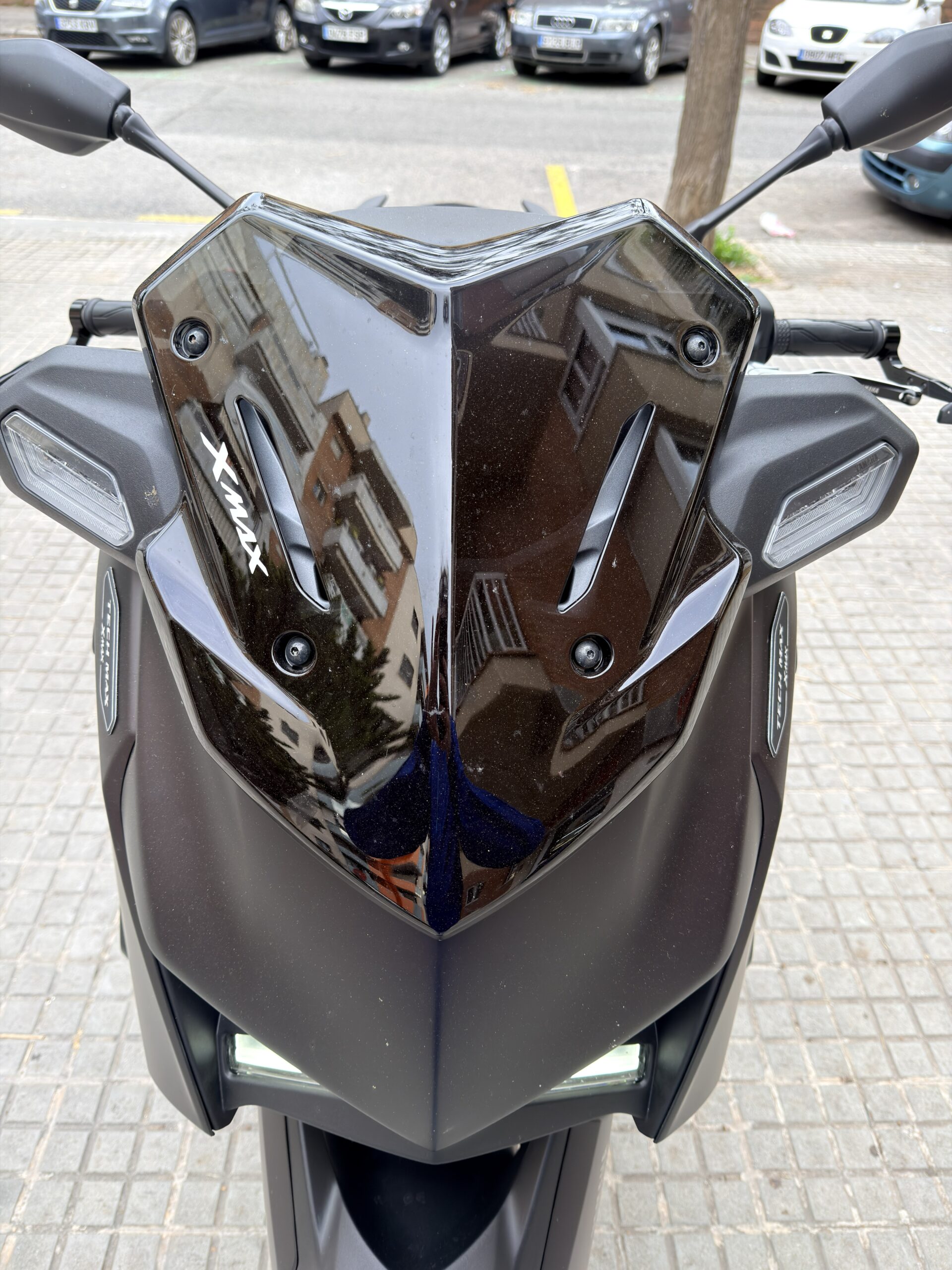 Yamaha XMAX 300 TECH MAX 2025 - Imagen 7