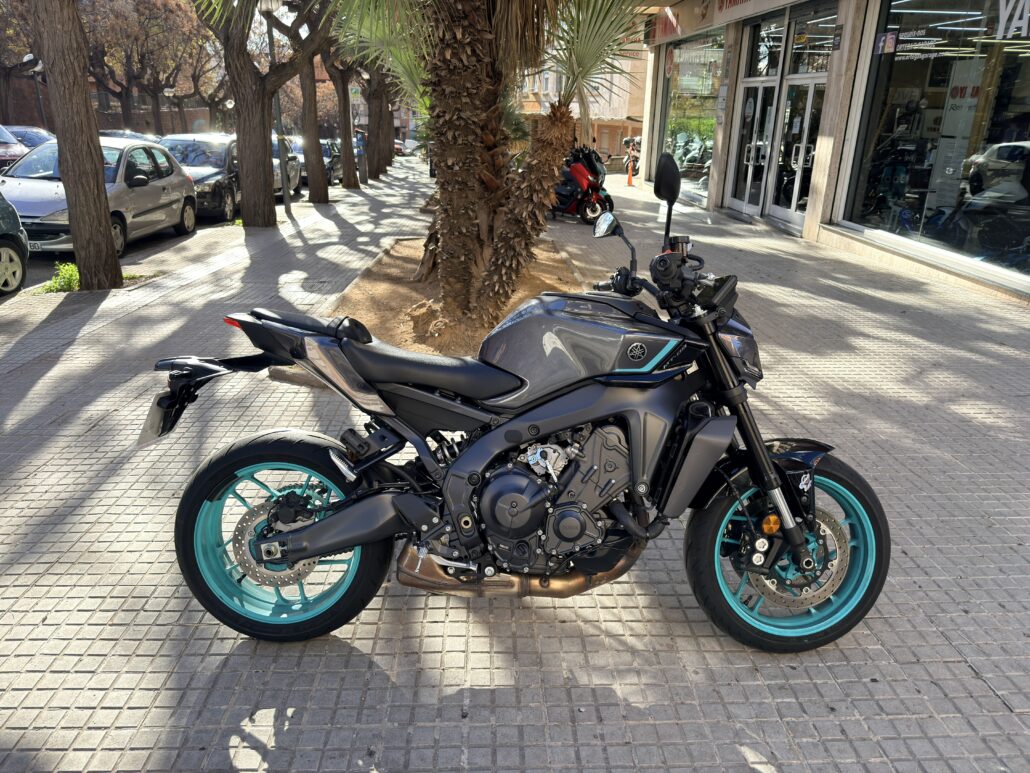 Yamaha MT-09 Yamaha MT-09